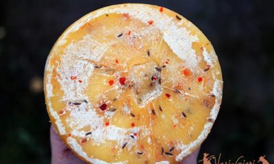 cascaval cu fulgi de ardei iute